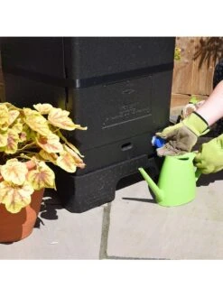 HOTBIN Mini Compost Pedestal 5 HOTBIN Mini Compost Pedestal -Garden Supply Store 3 4 crop 8613705 01V