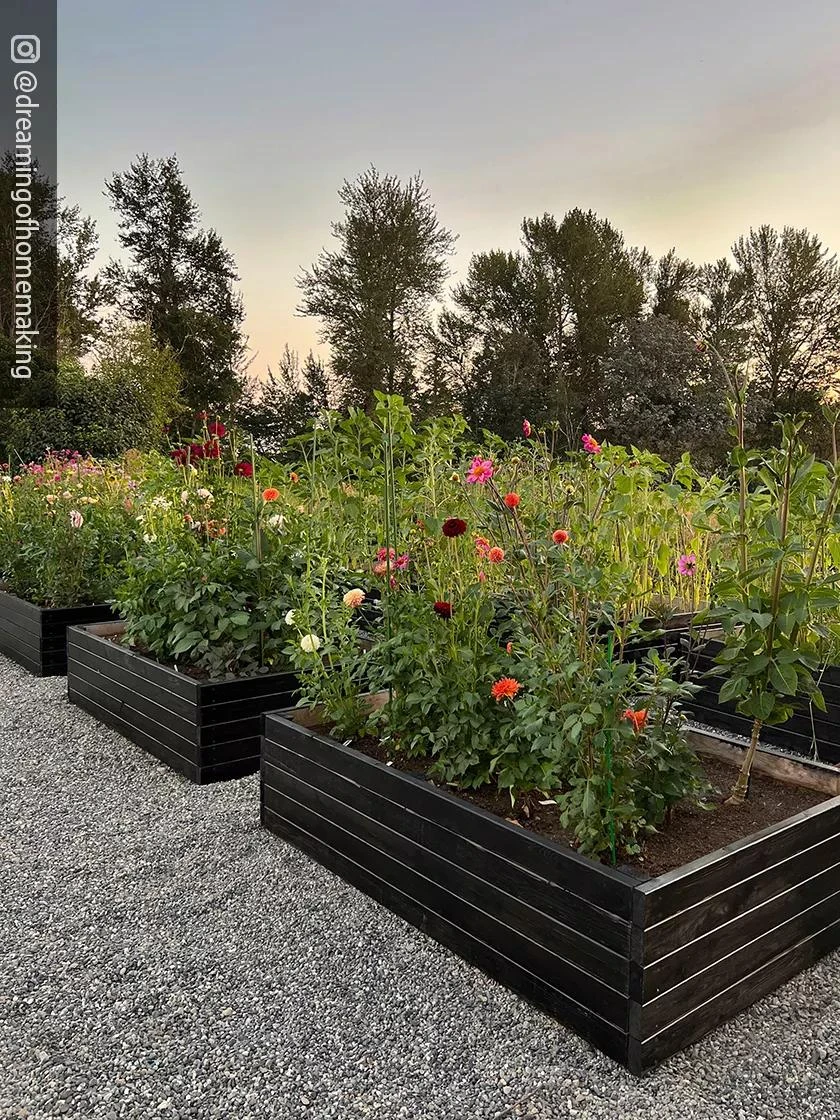 Gardener’s Exterior Wood Stain, 1 Quart 3 Gardener’s Exterior Wood Stain, 1 Quart - Image 2