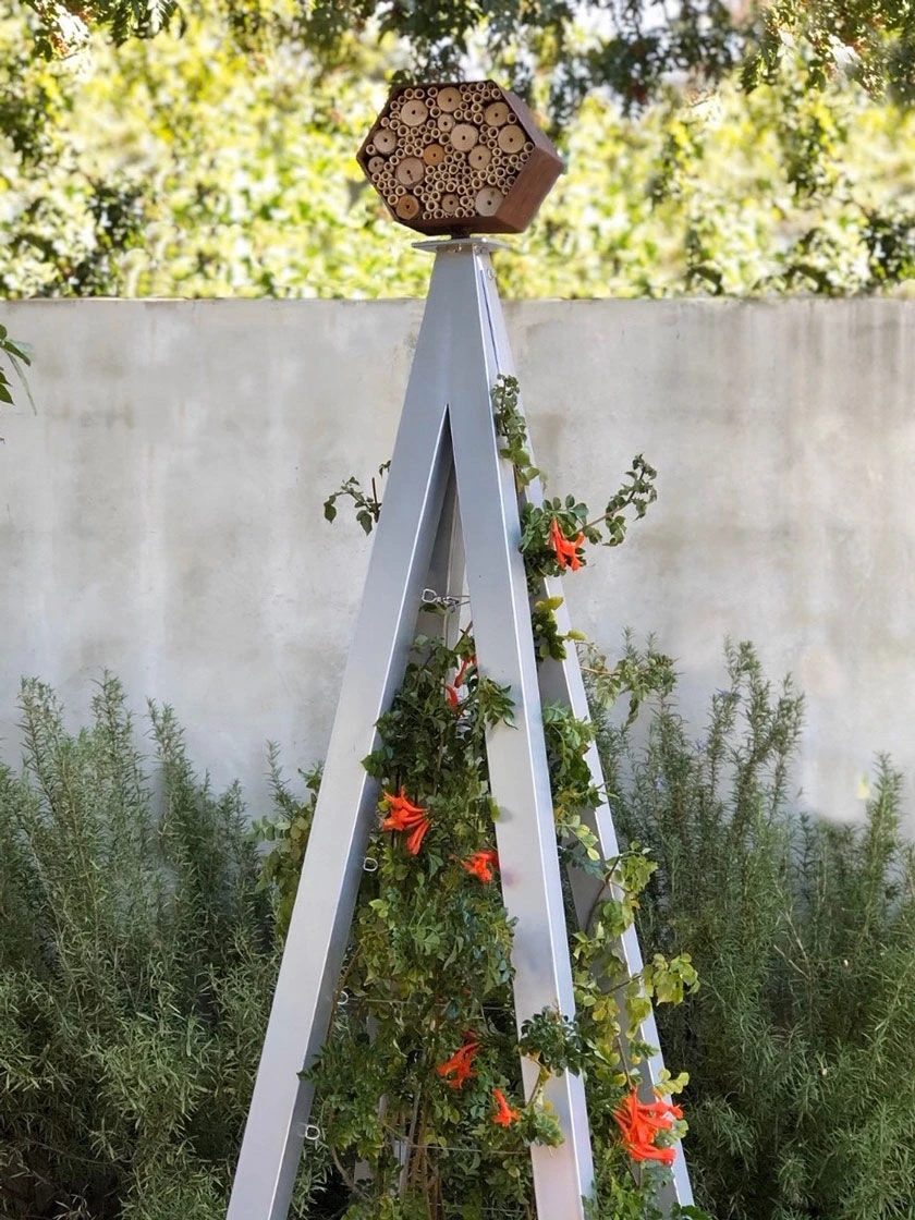 Bee Bungalow + Akoris Garden Tuteur Jr. 9 Bee Bungalow + Akoris Garden Tuteur Jr. - Image 7